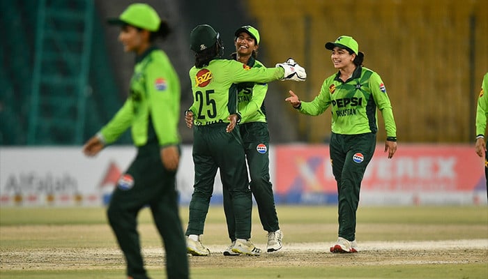 Pakistan take unbeatable lead after defeating Zimbabwe in 2nd ODI