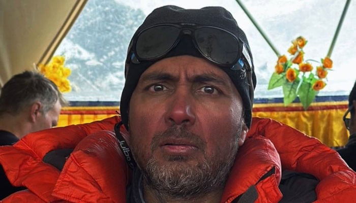Pakistani climber Salman Ateeque summits Mount Everest