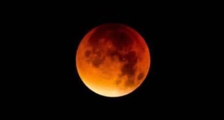 Rare ‘Blue Moon’ observed across Pakistan