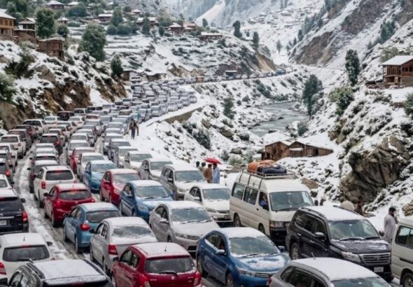 Travel Advisory Issued For Naran Babusar Top Amid Snowfall