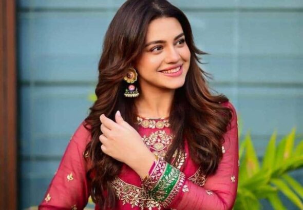 Zara Noor Abbas defends Asma Abbas amid criticism over Eid collection designs