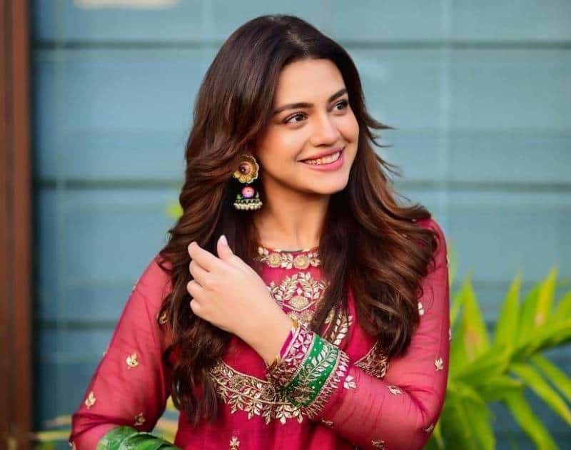Zara Noor Abbas defends Asma Abbas amid criticism over Eid collection designs