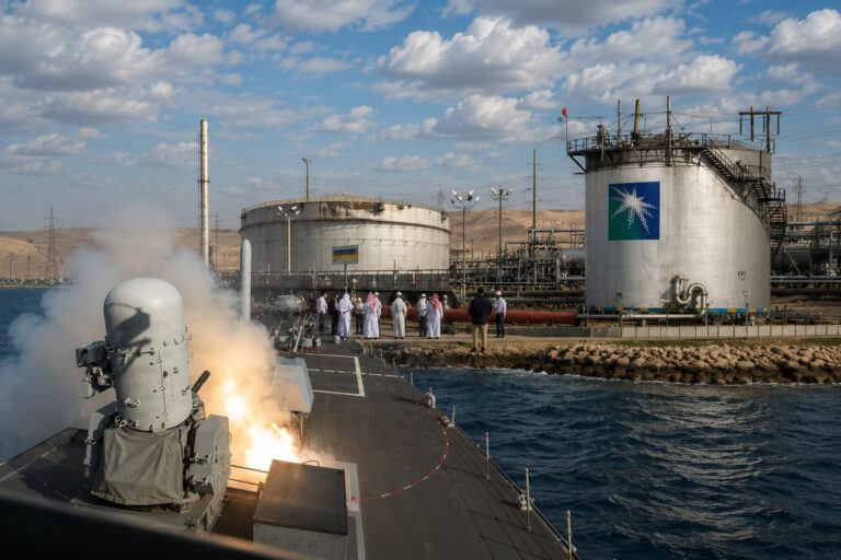 Aramcos Oil Export Comeback Jolted By New Hormuz Security Scare
