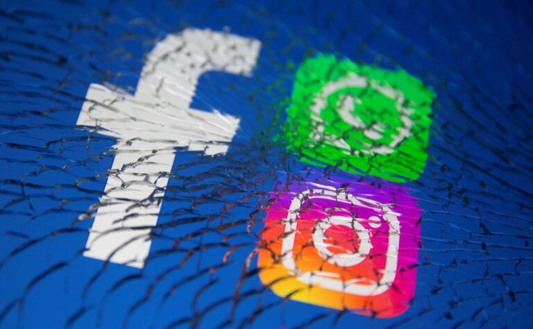 Facebook experiences global outage, users report logouts