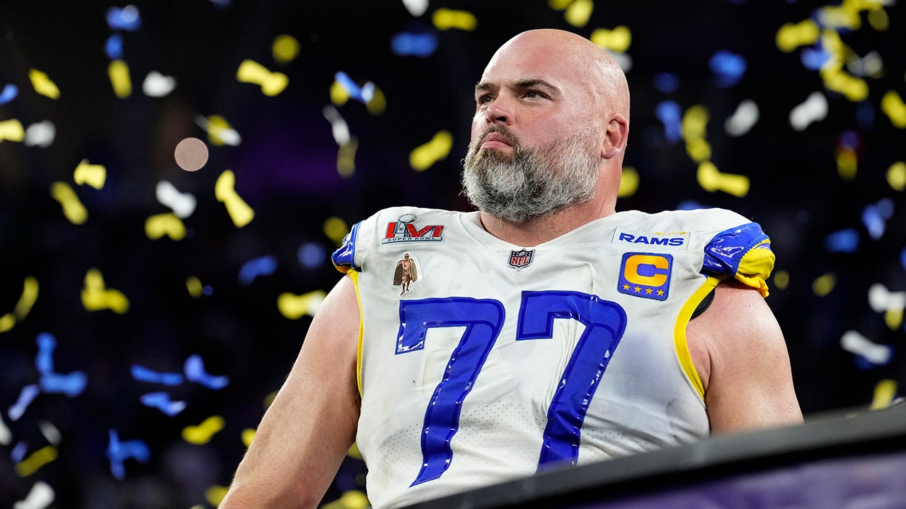 Former Rams star says he’s keeping tabs on Aaron Donald return after Myles Garrett trade