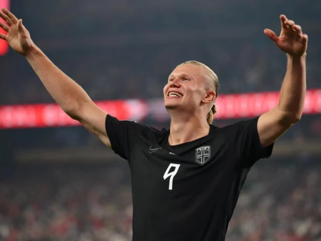 Haaland fires Norway into World Cup last 32 | The Express Tribune