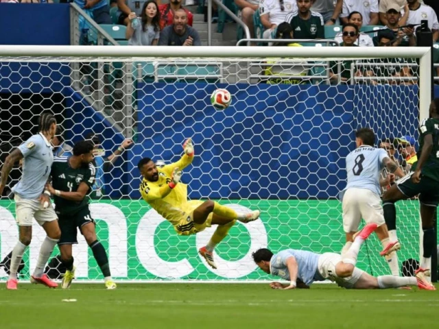 Uruguay frustrated by dogged Saudi Arabia in World Cup draw | The Express Tribune