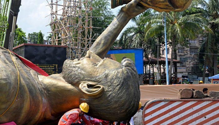 WATCH: India takes down giant Messi statue over safety concerns