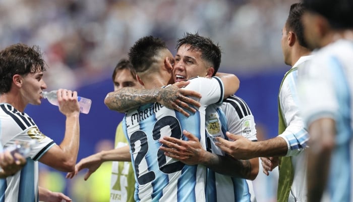 Argentina stage stunning late comeback to see off Egypt