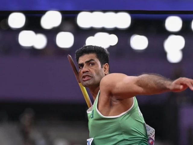 Arshad Nadeem’s Commonwealth crown slips away after shock early exit in Glasgow | The Express Tribune