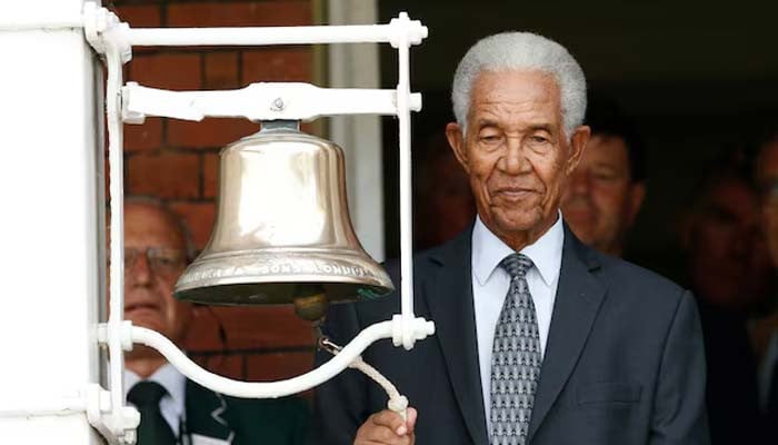Garry Sobers, towering West Indies cricket all-rounder, dies at 89