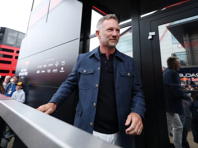 Horner returns to F1 paddock a year after sacking  | The Express Tribune