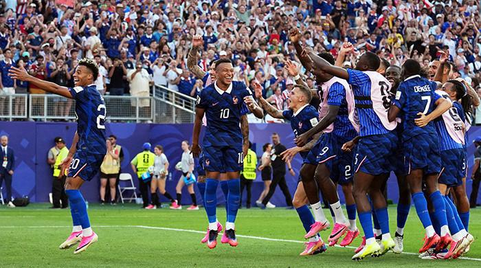 Kylian Mbappe's penalty lifts France past Paraguay into quarterfinals