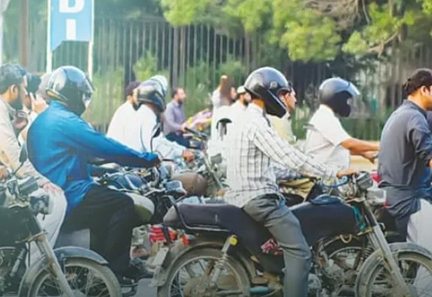 No Entry Without Helmets On Lahores Mall Road Jail Road Canal Road And Cantt