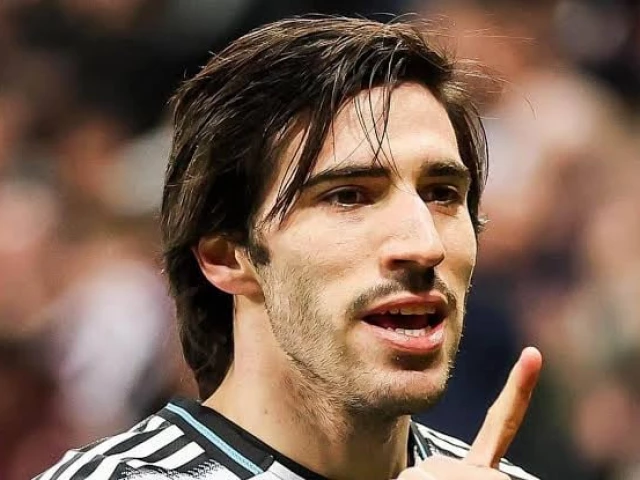 Spurs agree record deal for Tonali | The Express Tribune