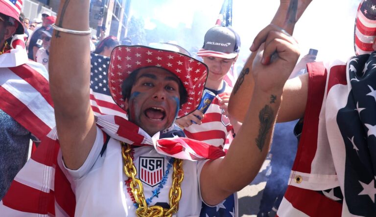 USA Fans Take Over Seattle: Best Fan Moments From USMNT-Belgium