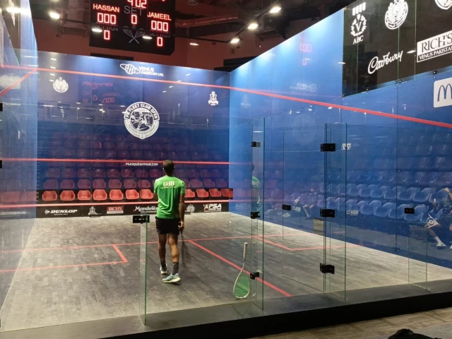 Hamza, Nasir storm into pre-quarters in international squash event  | The Express Tribune
