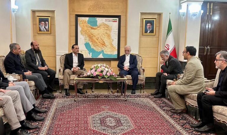 Pakistan Field Marshal Meets Eskandar Momeni During 4th Iran Visit Amid Middle East Crisis