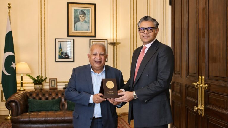Pakistan Envoy Praises Tariq Sheikhs Contribution To Uk Economy