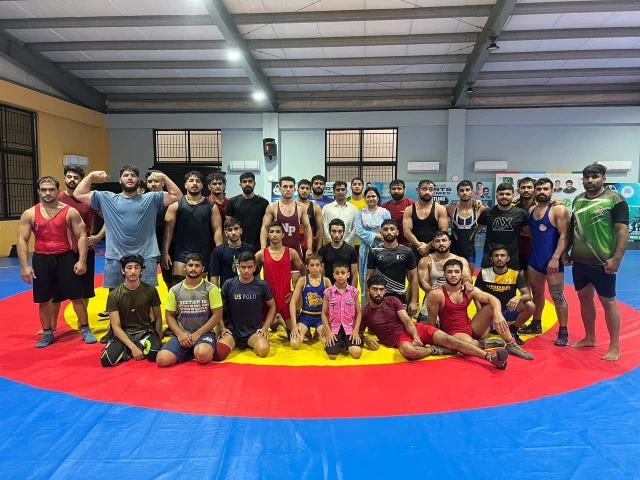 Pakistan wrestlers set for month-long Russia camp ahead of Asian Games | The Express Tribune