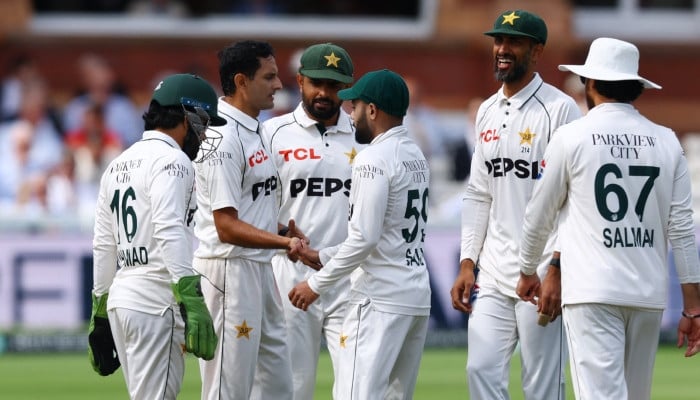 Seven players, two Pakistan coaches released ahead of third England Test