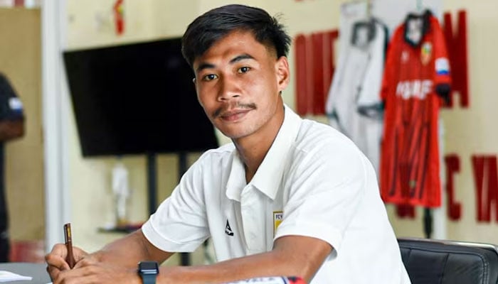 Thai footballer killed, 12 injured by lightning strike during match
