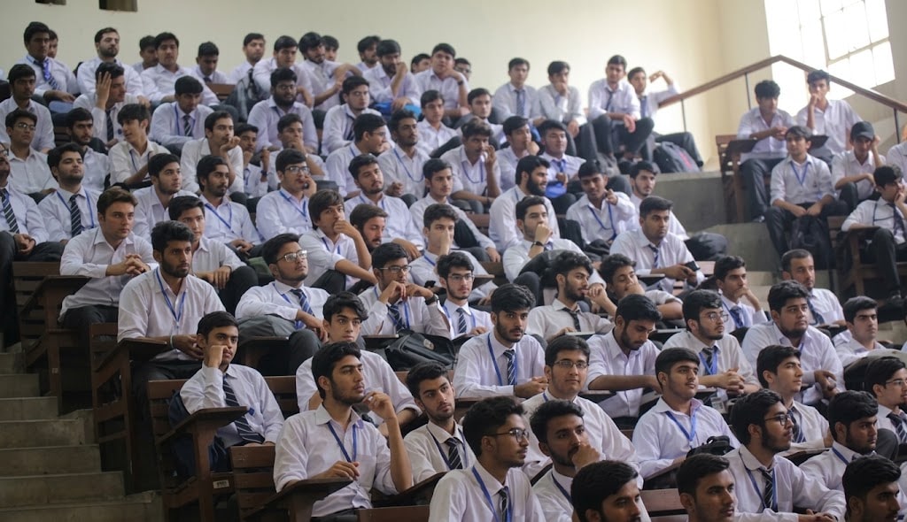 Colleges To Get 2 Weekly Holidays Under 5 Day Working Week