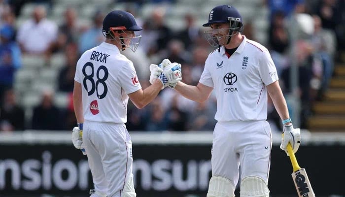 England turn screw in third Test against Pakistan