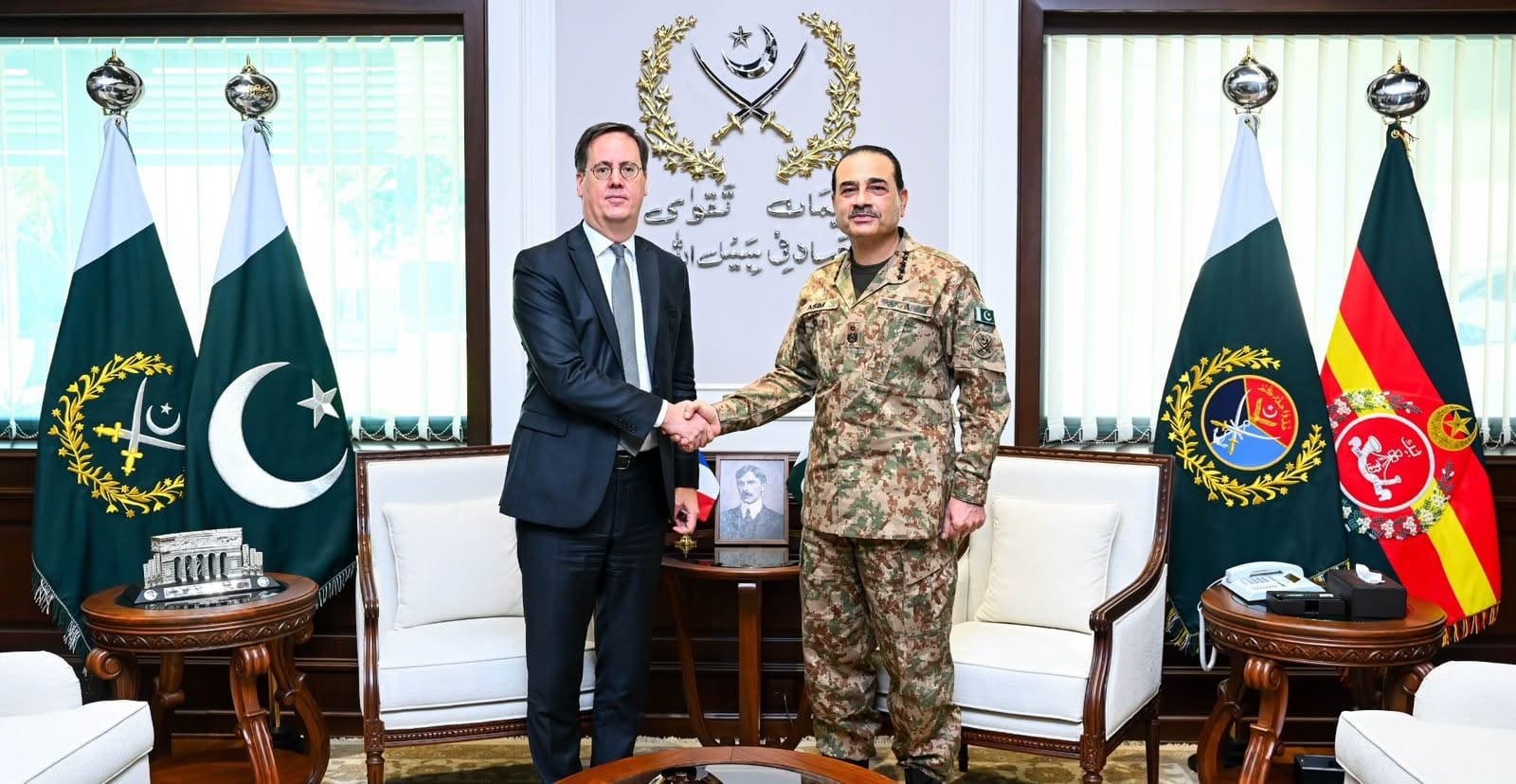 Field Marshal Asim Munir French Defence Official Discuss Regional Security