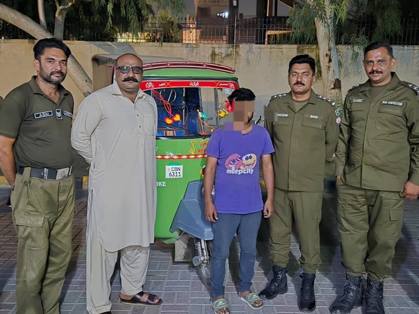 Online Rickshaw Driver Arrested For Posting Womans Number On Matchmaking App In Lahore
