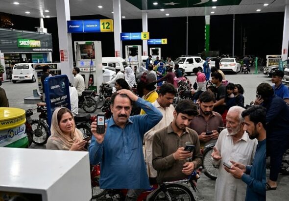 Pm Petrol Relief Scheme 9771 Sms Failure Leaves Pakistanis Frustrated
