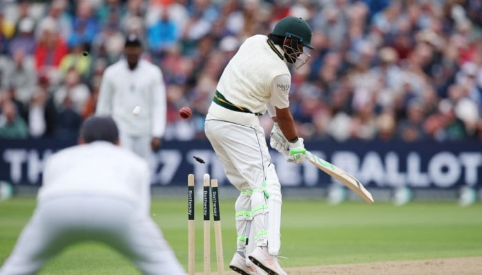Pakistan collapse to 84-7 against England in third Test