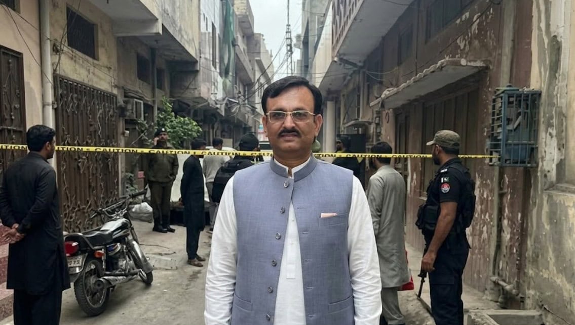 Gunmen Attack Pml N Mpa Aown Hameed Dogars House In Lahore