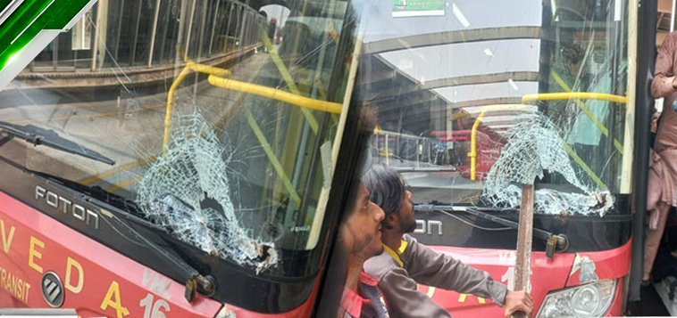 Metro Bus Crash leaves 10 Passengers Injured at Lahore’s Azadi Station