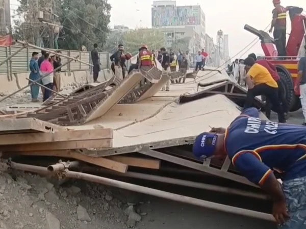 One Killed As Under Construction Red Line Bridge Structure Collapses In Karachi