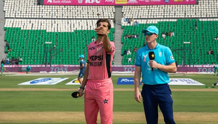 Pakistan win toss, opt to bowl first against England in fourth ODI tri-series match